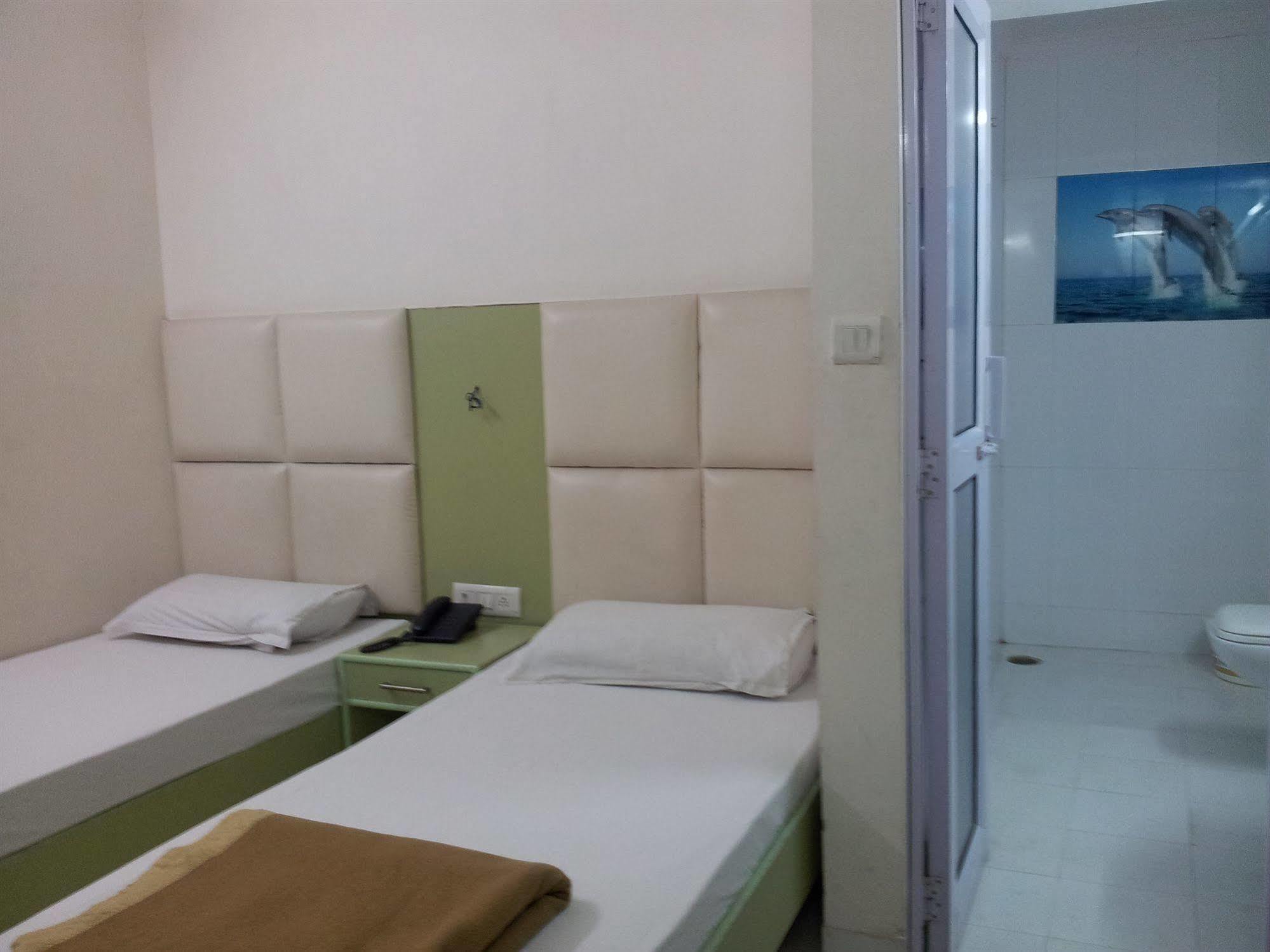 Hotel Kwality Нью-Делі Екстер'єр фото