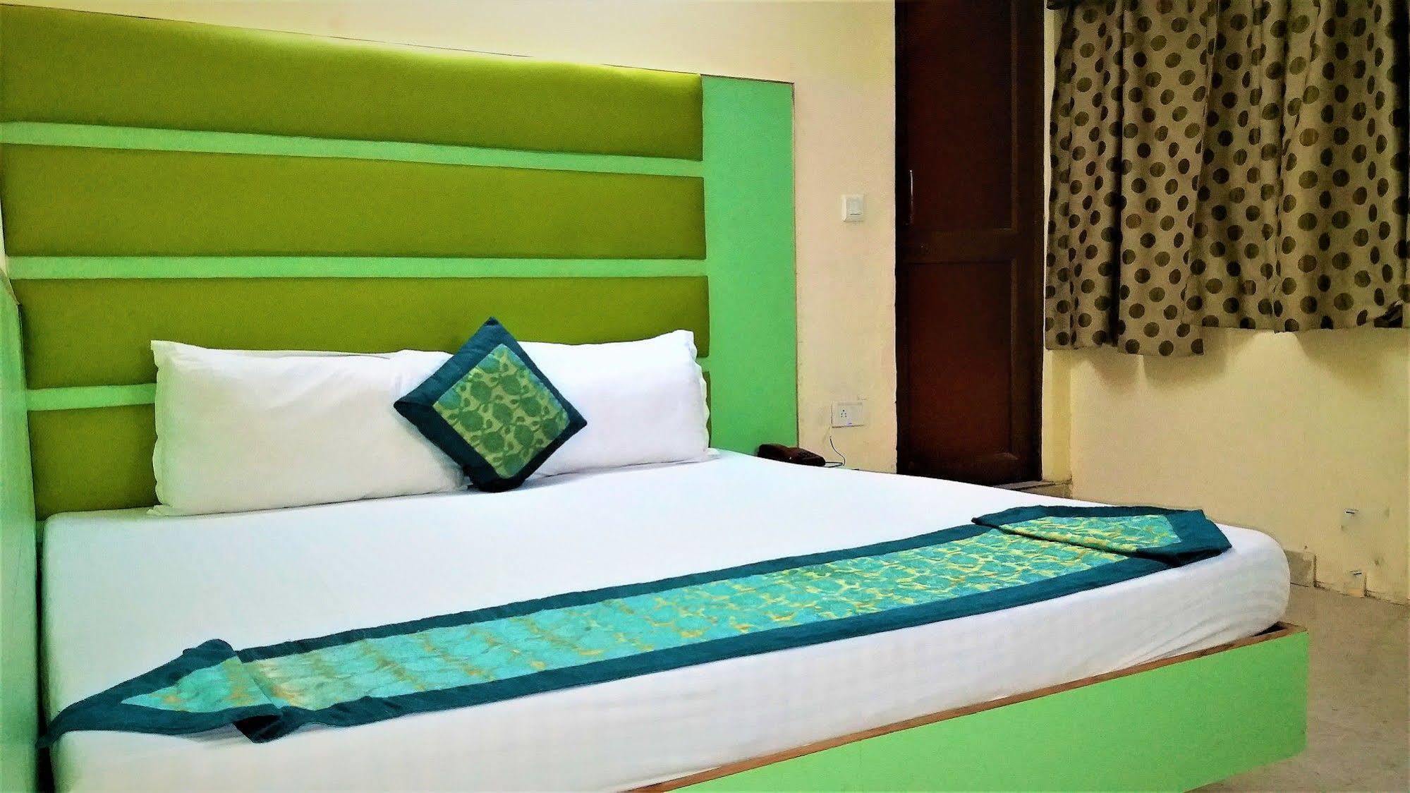 Hotel Kwality Нью-Делі Екстер'єр фото
