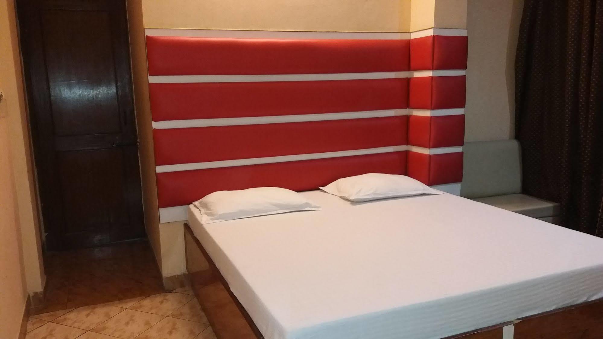 Hotel Kwality Нью-Делі Екстер'єр фото